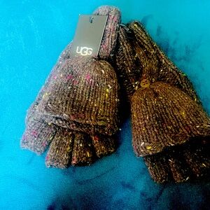 UGG gloves new w/tag